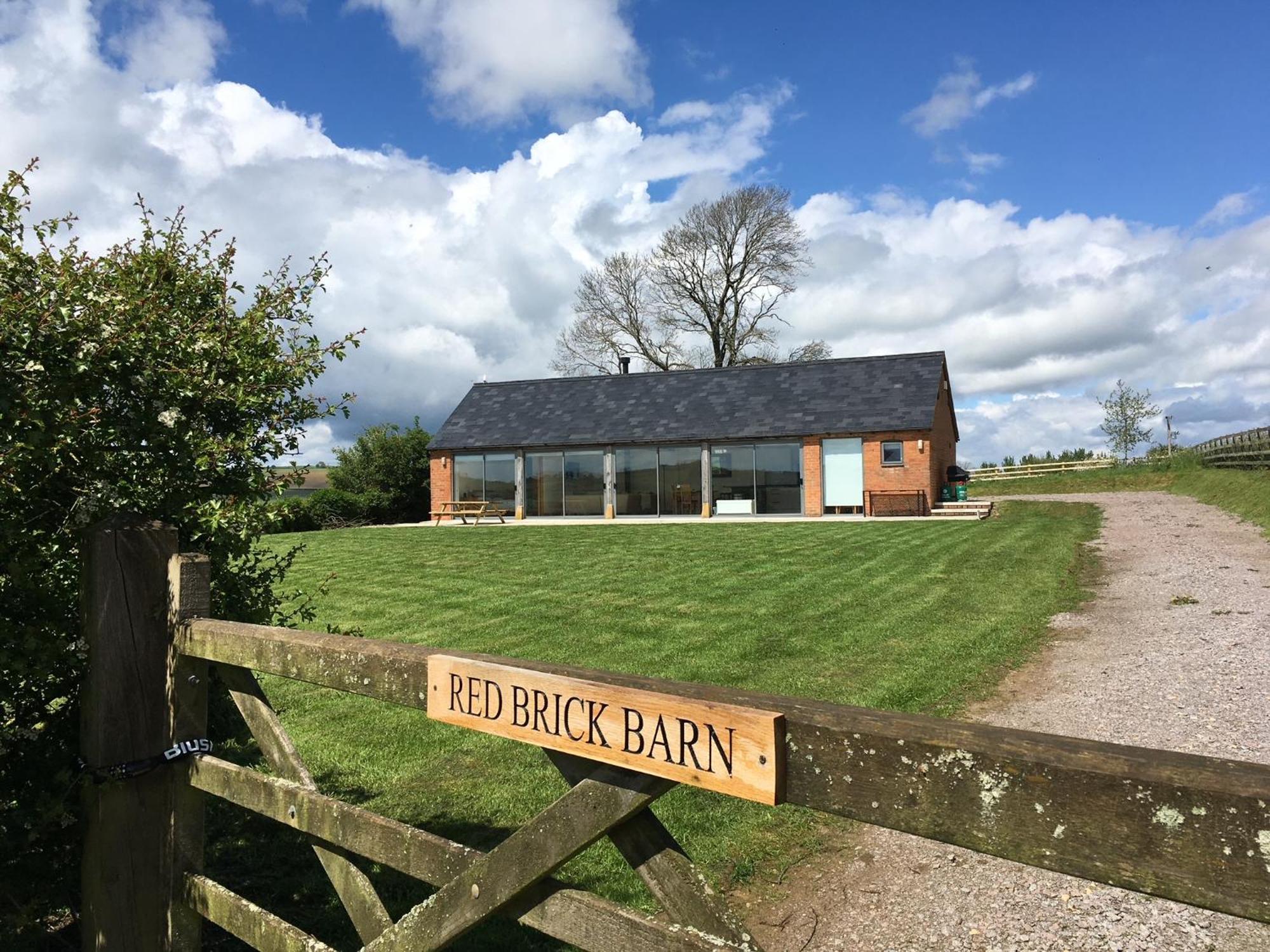 Red Brick Barn * Sutton under Brailes